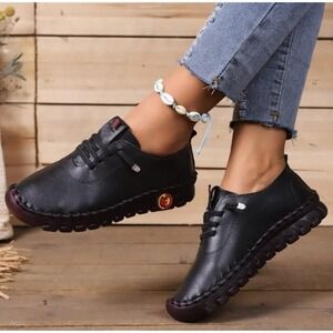 Women's Black Red Slip On Casual Leather Loafers Sneakers Size 11 Bundle of‎ 2